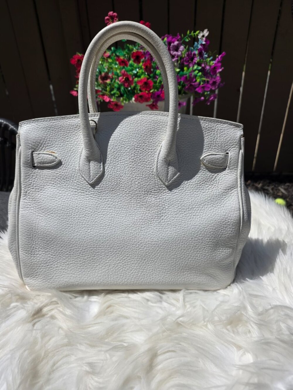 Small Buti Italian Leather handbag - Picture 3 of 4
